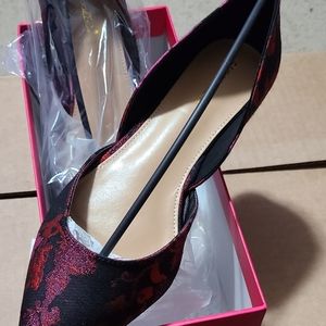 Beautiful flats with pearl heels